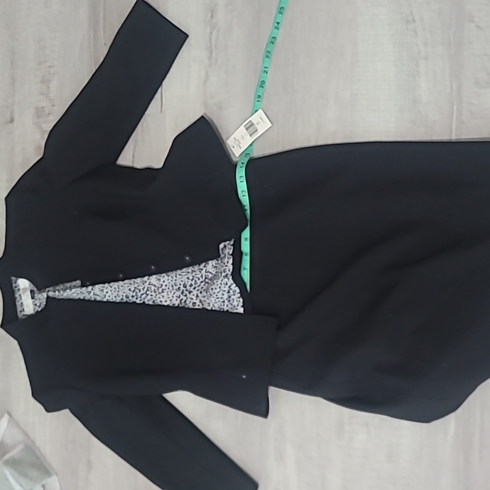 Tahari arthur s. Levine suit q piece